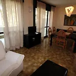 Apartment With Pool By The Sea 公寓