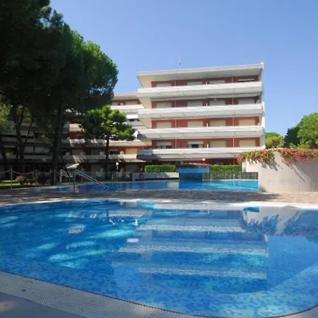Apartment With Pool By The Sea Apartment *