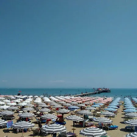 Apartment With Pool By The Sea *