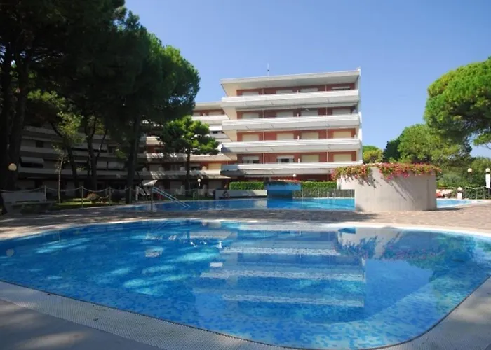 Apartment With Pool By The Sea Apartament *