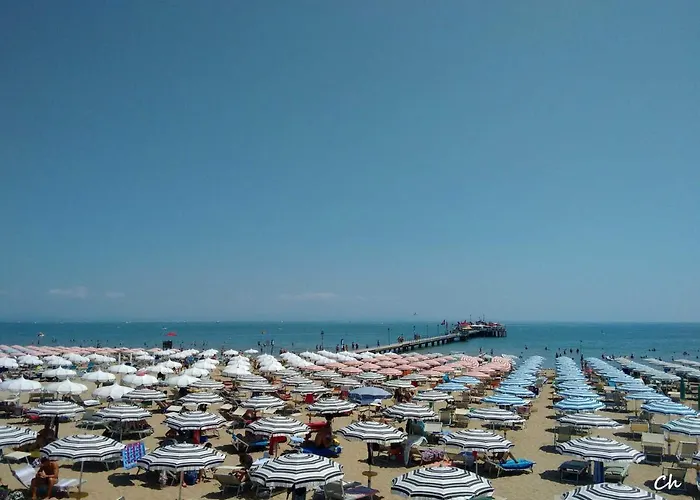Apartment With Pool By The Sea *
