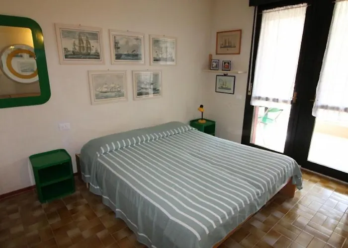 Apartment With Pool By The Sea Apartament