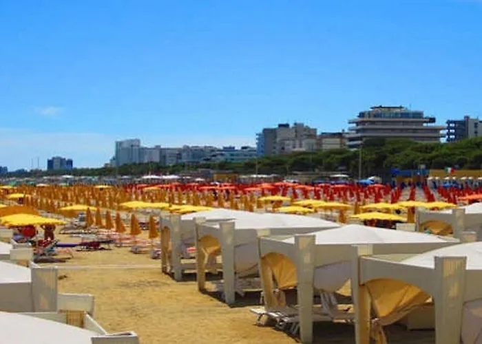 Apartment With Pool By The Sea *